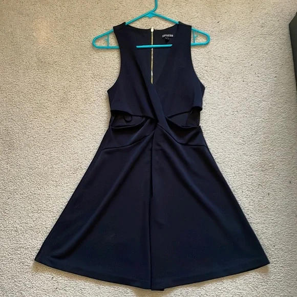 Express dress size 10. ID 00400300 02 15. Worn twice in excellent condition